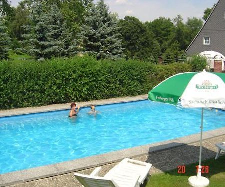Gaststaette & Pension Alte Muehle Dorfchemnitz Bagian luar foto